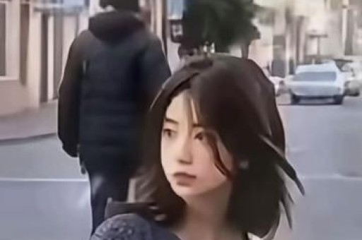 抢刘亦菲干爹传闻后她隐婚生子没婚礼被群嘲本人回应